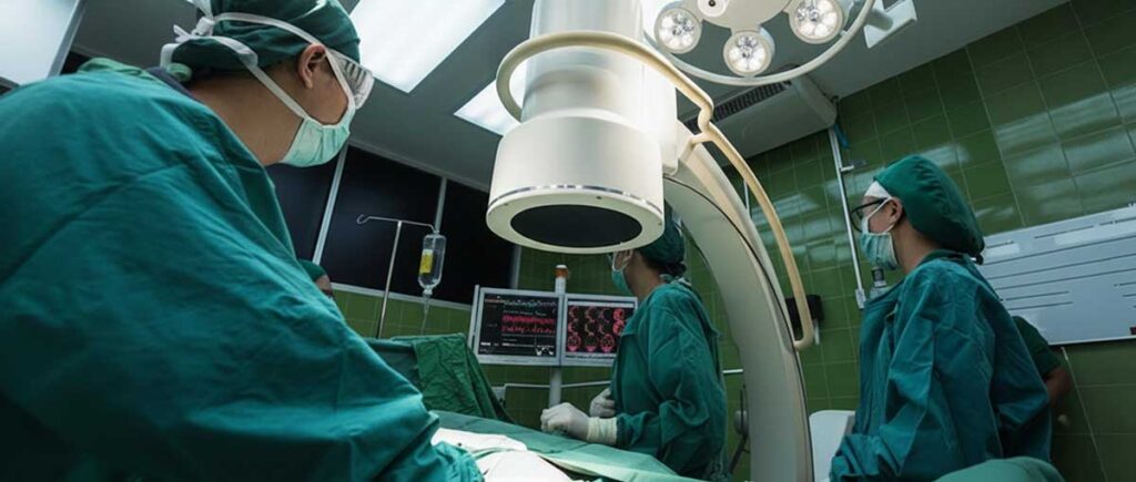 남양주시에 유치가 절실한 상급종합병원의 고난도 수술 장면